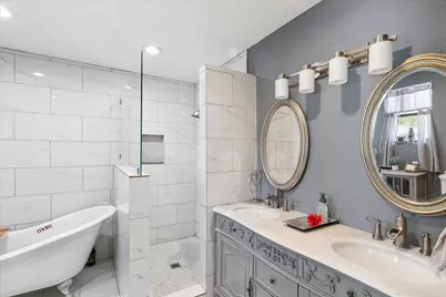 5705 Diamond Oaks Drive N, Haltom City, TX 76117 - Photo 31