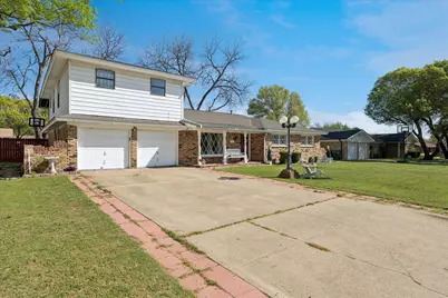 5705 Diamond Oaks Drive N, Haltom City, TX 76117 - Photo 3