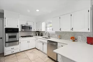 5705 Diamond Oaks Dr N, Haltom City, TX 76117 - Photo 15