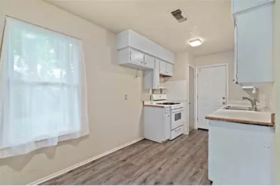 306 Bluebird Circle, Denton, TX 76209 - Photo 9