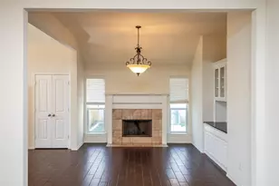 10913 Golfview Way, Benbrook, TX 76126 - Photo 9