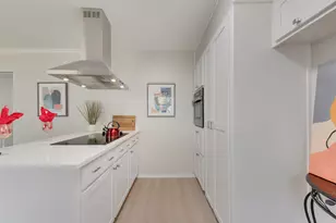 705 SW Sunnybrook Dr, Burleson, TX 76028 - Photo 9