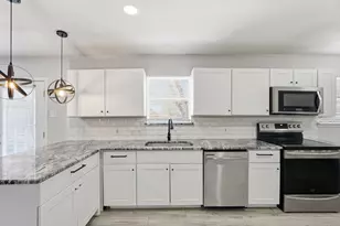 6028 Walraven Cir, Fort Worth, TX 76133 - Photo 13