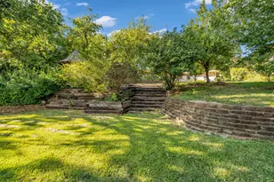 2972 Maydelle Ln, Farmers Branch, TX 75234 - Photo 3