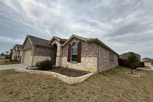 4700 Essonite Rd, Little Elm, TX 76227 - Photo 3