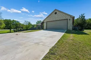 4114 Seminole Trail, Granbury, TX 76048 - Photo 3