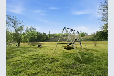 104 County Road 412B, Lott, TX 76656 - Photo 29