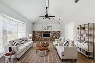 108 Pearly Top Dr, Glenn Heights, TX 75154 - Photo 3