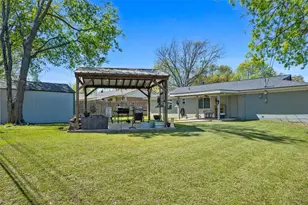 211 Mildred Ln, Benbrook, TX 76126 - Photo 21