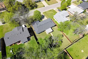 211 Mildred Ln, Benbrook, TX 76126 - Photo 31