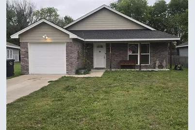 448 Chase Avenue, Cleburne, TX 76031 - Photo 1