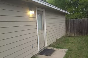 448 Chase Ave, Cleburne, TX 76031 - Photo 3