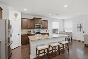 924 Meadow Scape Dr, Fort Worth, TX 76028 - Photo 9