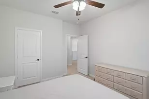 924 Meadow Scape Dr, Fort Worth, TX 76028 - Photo 31