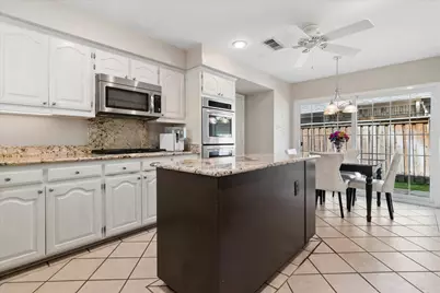 924 McCoy Drive, Irving, TX 75062 - Photo 7