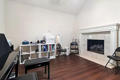 924 McCoy Drive, Irving, TX 75062 - Photo 5