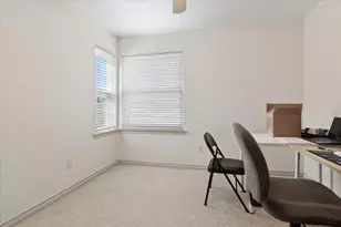 924 McCoy Dr, Irving, TX 75062 - Photo 25