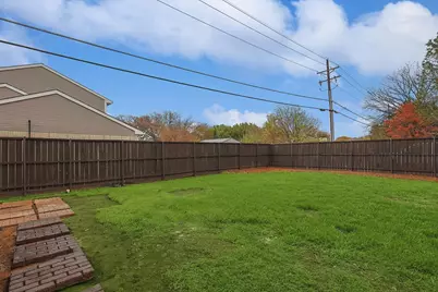 402 Creekmeadow Lane, Lewisville, TX 75067 - Photo 3