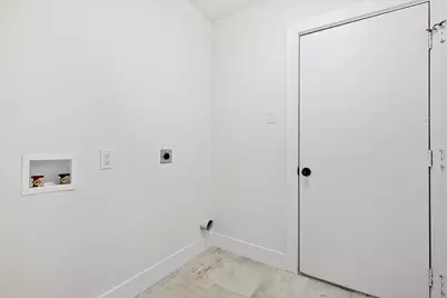 402 Creekmeadow Lane, Lewisville, TX 75067 - Photo 7