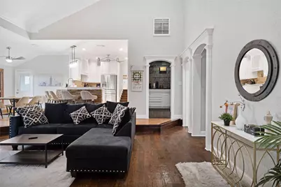 2711 Spyglass Drive, Carrollton, TX 75007 - Photo 5