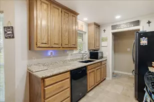 105 Mulberry Dr, Trenton, TX 75490 - Photo 11