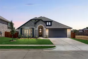 179 Creekside Dr, Sanger, TX 76266 - Photo 1