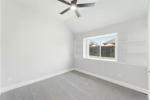 179 Creekside Dr, Sanger, TX 76266 - Photo 25