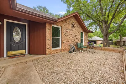 4017 Cherryhill Court, Arlington, TX 76016 - Photo 3