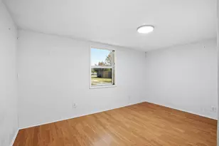 556 Oxbow Ct, Burleson, TX 76028 - Photo 15