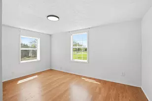 556 Oxbow Ct, Burleson, TX 76028 - Photo 17