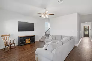 704 Cactus Crk Ct, Godley, TX 76044 - Photo 9