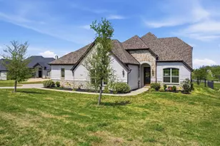 704 Cactus Crk Ct, Godley, TX 76044 - Photo 3