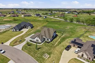 704 Cactus Crk Ct, Godley, TX 76044 - Photo 7