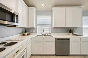 3013 Peppercorn Dr, Euless, TX 76039 - Photo 9