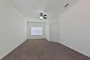 4508 Champion Hill Dr, Grand Prairie, TX 75052 - Photo 9