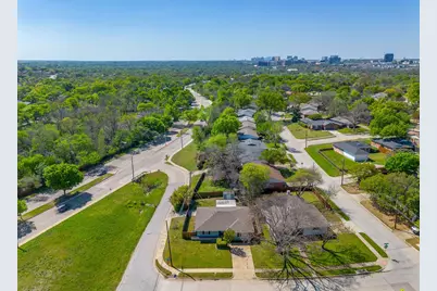 8808 Westfield Drive, Dallas, TX 75243 - Photo 37