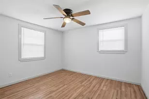 1100 SE 9th St, Mineral Wells, TX 76067 - Photo 9