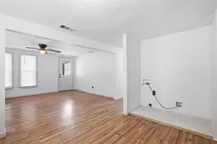 1100 SE 9th St, Mineral Wells, TX 76067 - Photo 13