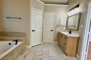 2112 Stonegate Dr, Carrollton, TX 75010 - Photo 17