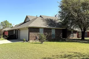 1001 Hunters Ct, Sanger, TX 76266 - Photo 3