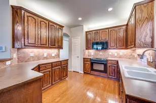 3912 Sovereign Dr, Bedford, TX 76021 - Photo 5