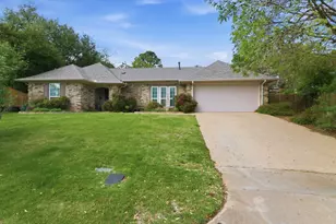 416 Cavender Ct, Hurst, TX 76054 - Photo 3