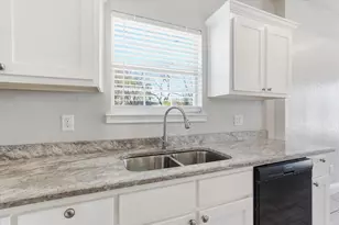 3333 Dalton St, Greenville, TX 75401 - Photo 9