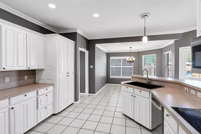 9219 Hanging Moss Drive, Granbury, TX 76049 - Photo 5