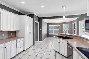 9219 Hanging Moss Dr, Granbury, TX 76049 - Photo 5