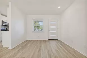 318 Price Dr, Lewisville, TX 75067 - Photo 5