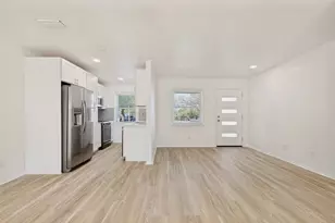 318 Price Dr, Lewisville, TX 75067 - Photo 11