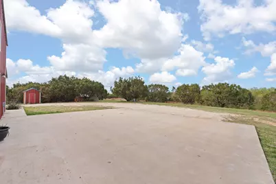 420 Overlook Drive, Cleburne, TX 76033 - Photo 33