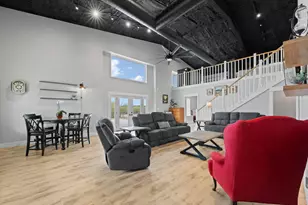 420 Overlook Dr, Cleburne, TX 76033 - Photo 3