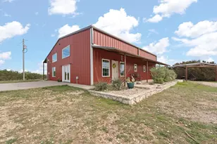 420 Overlook Dr, Cleburne, TX 76033 - Photo 1